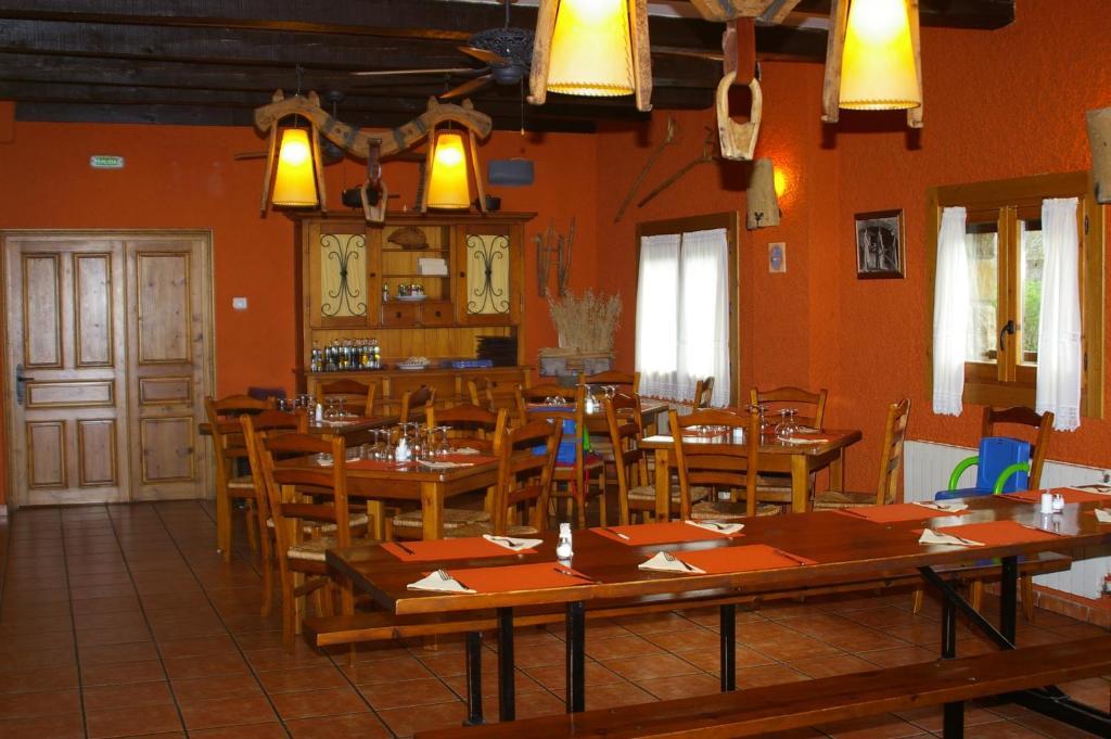Hosteleria Santa Cruz Santa Cruz de la Serós Eksteriør billede