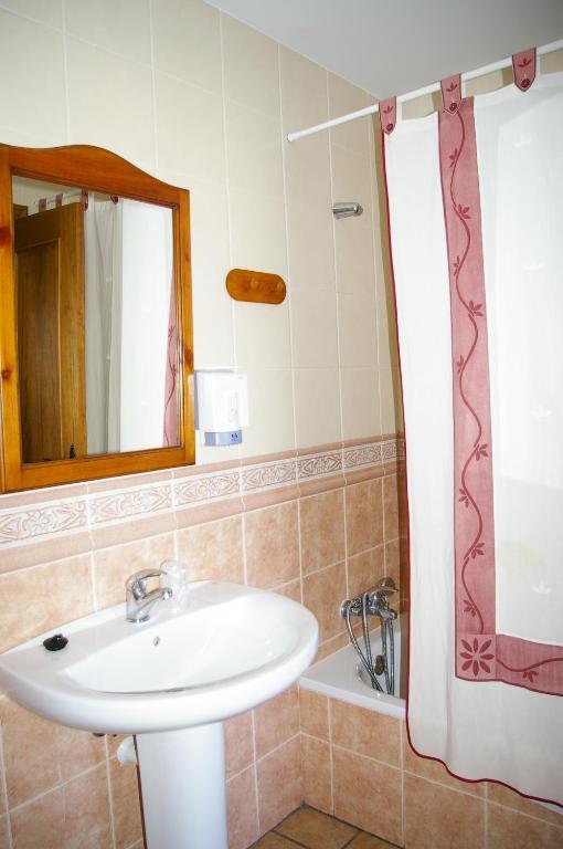 Hosteleria Santa Cruz Santa Cruz de la Serós Værelse billede